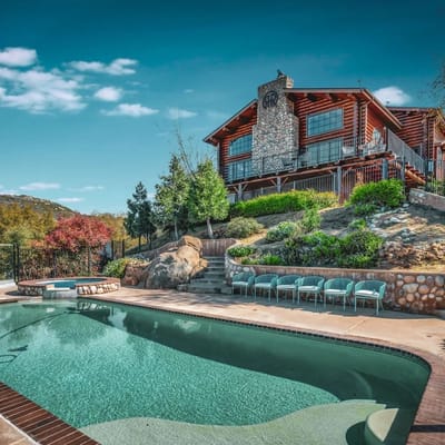 Perfect Mountain Retreat | Modern Amenities | Pool